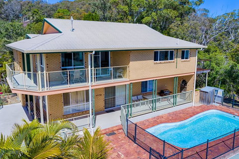 Rainbow Views - Rainbow Beach, Stunning Ocean Views And A Swimming Pool - Accommodation Bookings 1