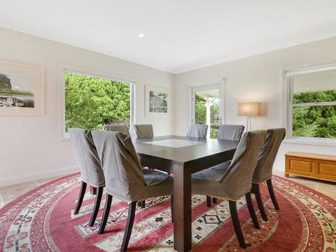 Redhaven House - Spacious, Quiet And Private - Accommodation Bookings 3