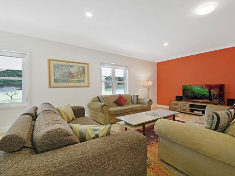 Redhaven House - Spacious, Quiet And Private - Accommodation Bookings 2