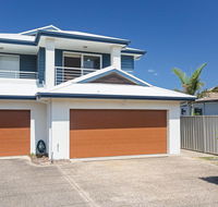 Relax at Pacific' 1/26 Pacific Avenue - private duplex with enclosed yard