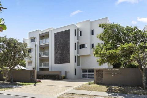 Relax In Stylish Comfort, Sunshine Beach - Accommodation Bookings 0
