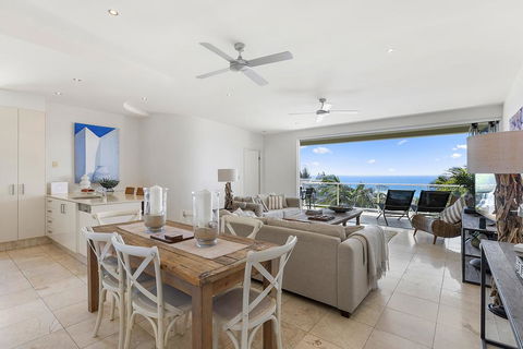 Relax In Stylish Comfort, Sunshine Beach - Accommodation Bookings 1