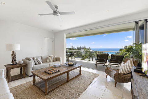 Relax In Stylish Comfort, Sunshine Beach - Accommodation Bookings 2