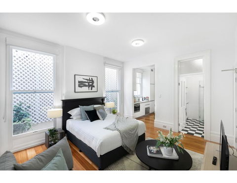 Renovated Studio In Bohemian Area Close To City - Accommodation Bookings 0