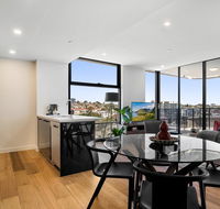 Resort-style Apartment with Balcony Pool and Gym - Accommodation Bookings