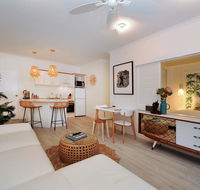 Retro Port Douglas Apartments