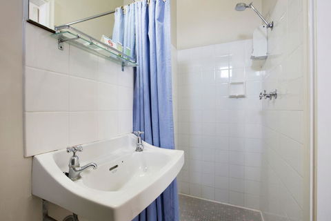 Rex Hotel Adelaide - Accommodation Bookings 2
