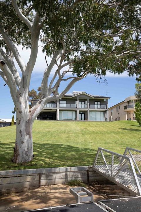 River Devine - Accommodation Bookings 3