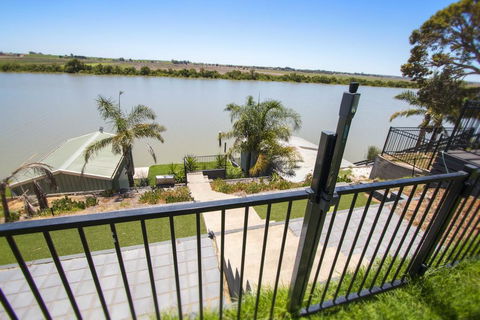 River Life - Accommodation Bookings 0