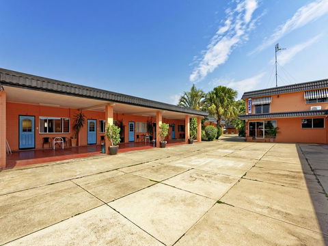 Riviera Motel Bundaberg - Accommodation Bookings 1