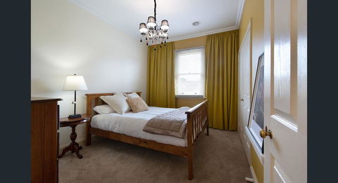 Roalies Farm House - Accommodation Bookings 1