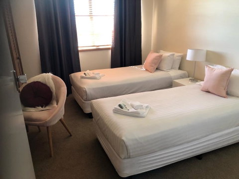 Robin Hill Views - Accommodation Bookings 1
