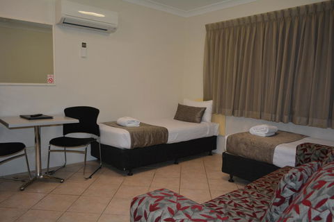 Rocky Gardens Motor Inn Rockhampton - Accommodation Bookings 3