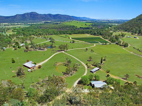 Rosa Estate In Broke - Two 3br House In Walking Distance To Cellar Doors - Accommodation Bookings 1