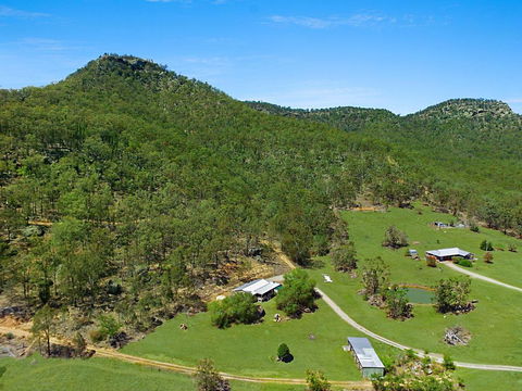 Rosa Estate In Broke - Two 3br House In Walking Distance To Cellar Doors - Accommodation Bookings 2