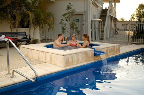 Route 66 Motor Inn - Accommodation Bookings 1