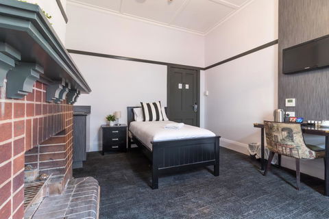 Royal Hotel Ryde - Accommodation Bookings 1