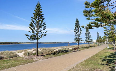 Royal Pacific Resort - Accommodation Bookings 3