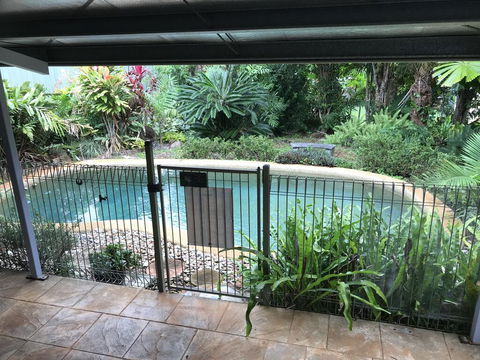 Royal Palm Cottage, Entire Two Bedroom 2 Bathroom House With Pool - Accommodation Bookings 0