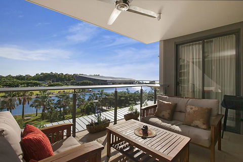 Saltwater Suites - 1,2 & 3 Bed Waterfront Apartments - Accommodation Bookings 2