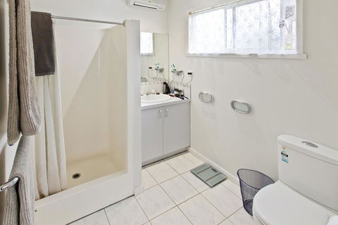 Sama-Sama - Walking Distance To Town And Water - Accommodation Bookings 3