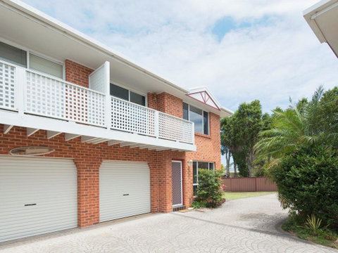Sanctuary @ Fingal Bay - Accommodation Bookings 3