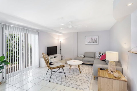 Sandcastles, 1/8 Ala Moana Way - Accommodation Bookings 0