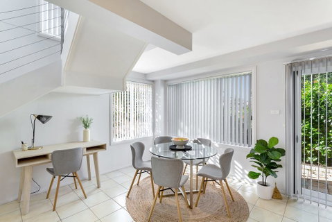 Sandcastles, 1/8 Ala Moana Way - Accommodation Bookings 1