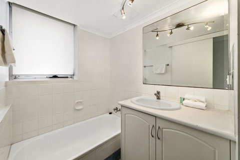 Sandpiper Broadbeach - Accommodation Bookings 2