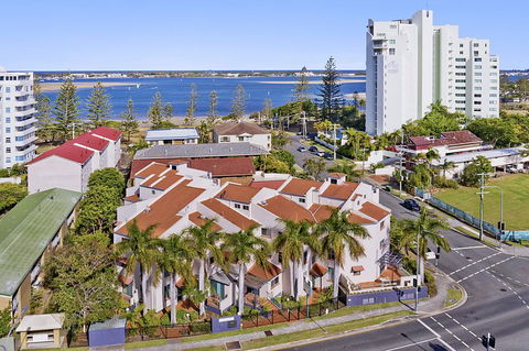 Santa Fe By The Broadwater - Accommodation Bookings 0