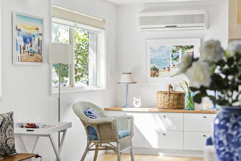 SANTORINI BEACH HOUSE - SAFETY BEACH - Accommodation Bookings 1
