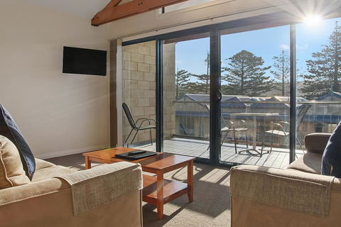 Sea Foam Villas - Accommodation Bookings 3