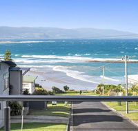SEA SPECTACULAR - seconds from the beach