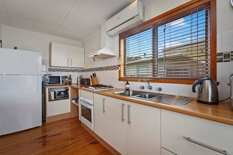 SEA URCHIN - Beautiful Skenes Creek Home - Accommodation Bookings 3