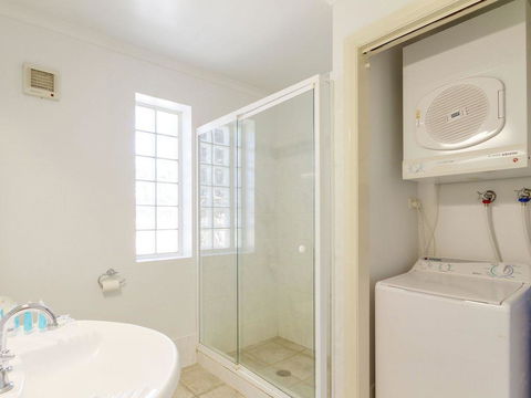 Seachange Apartment 1 - Accommodation Bookings 2