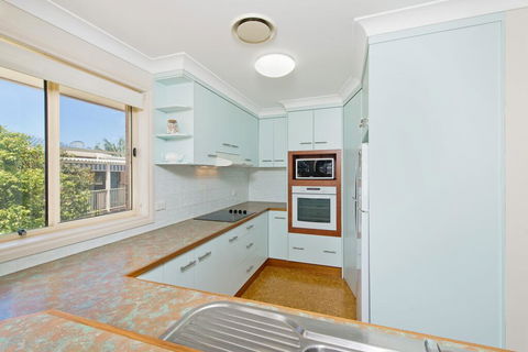 SEASCAPE - An Enticing Lakeside Escape - Accommodation Bookings 2