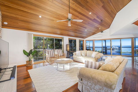 Seascape @ 19 Pindari - Privacy, Space, Views - Accommodation Bookings 2