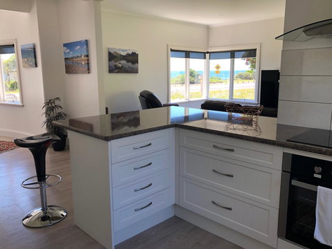 Seaside Retreat - Accommodation Bookings 3