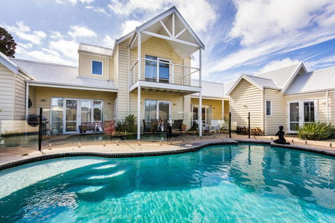 Seaside Spa Retreat - Accommodation Bookings 0