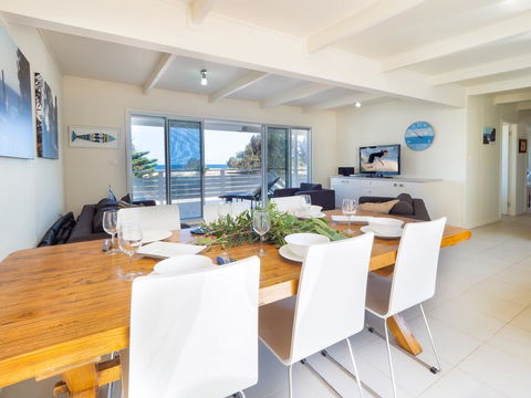 Seaview Getaway - Accommodation Bookings 3