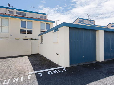 SEAVIEWS MORNINGTON.... - Accommodation Bookings 2