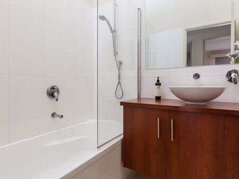 SEAVIEWS MORNINGTON.... - Accommodation Bookings 1