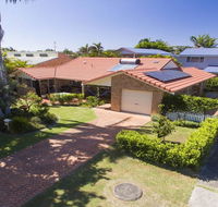 SECRET GARDEN - WiFi - Netflix - Pet Friendly - Accommodation Bookings