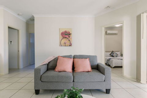 Secure 2 Bed Unit In Gray - Close Palmerston City - Accommodation Bookings 3