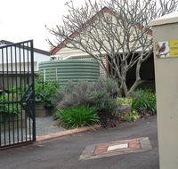 Self-contained 2 bedroom Apartment - Accommodation Bookings