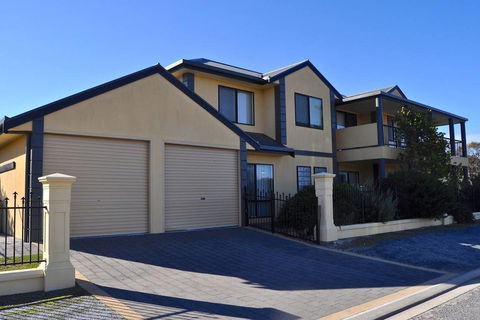 Serendipity - Accommodation Bookings 2