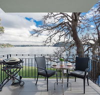 Serene And Stylish Harbourside Apartment - Accommodation Bookings