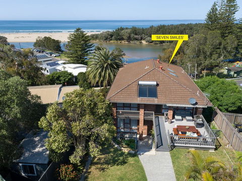 Seven Smiles - Riverside Location And Ocean Views - Accommodation Bookings 0