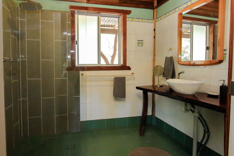Shady Creek Eco Cabin, Peaceful Country Getaway - Accommodation Bookings 3