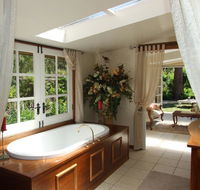 Shakespeare's Wilderness Chalet